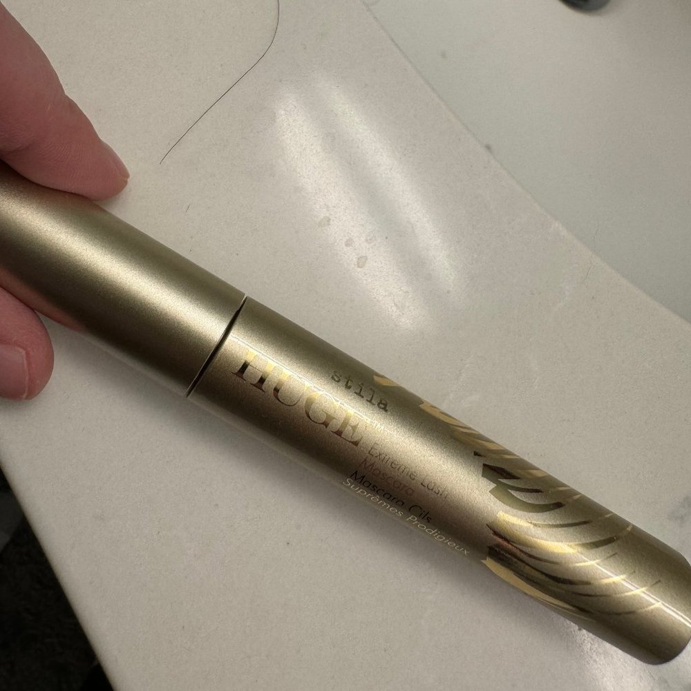 stila Huge Extreme Lash Mascara